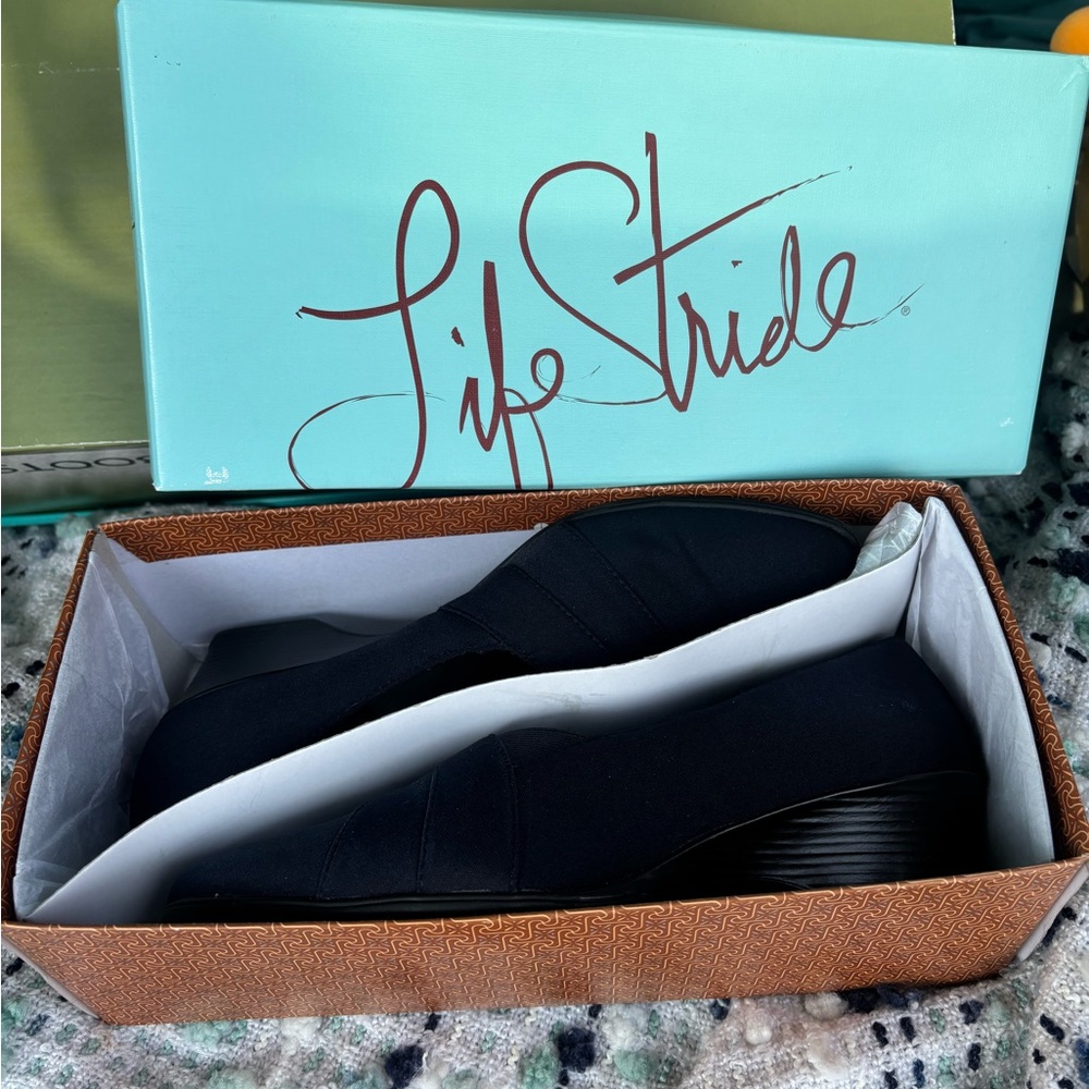 Life Stride Black Flats Comfortable Loafers